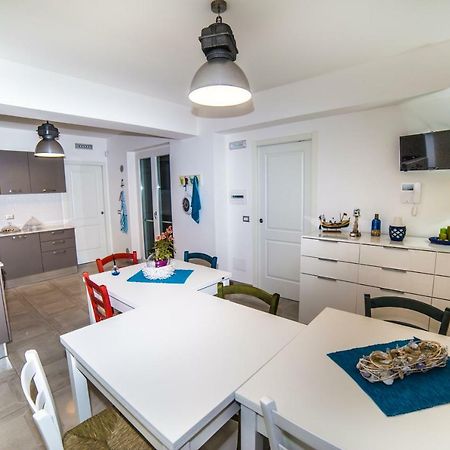 B&B A due Passi dal Mare Catona Di Reggio Calabria Bagian luar foto