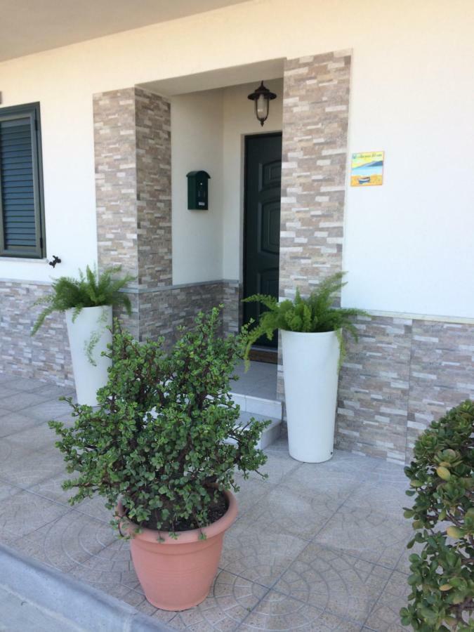 B&B A due Passi dal Mare Catona Di Reggio Calabria Bagian luar foto